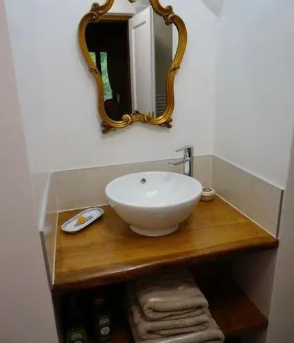 Chezlemoulin Bed & Breakfast *